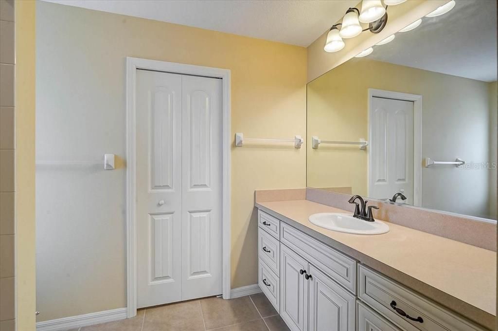 For Sale: $375,000 (3 beds, 2 baths, 1626 Square Feet)