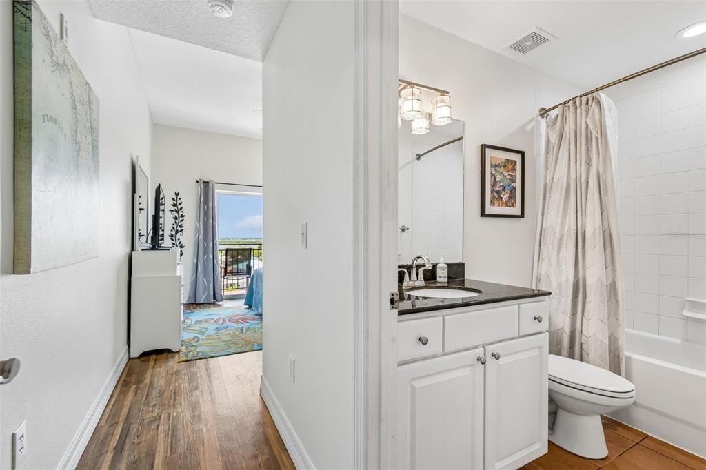 For Sale: $640,000 (2 beds, 2 baths, 1163 Square Feet)