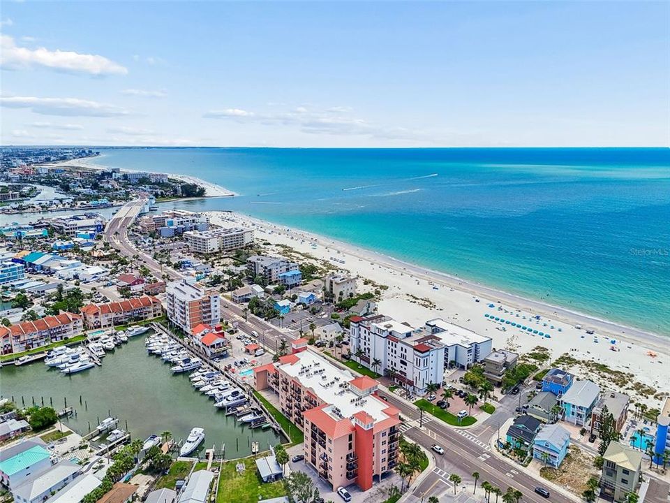 For Sale: $640,000 (2 beds, 2 baths, 1163 Square Feet)