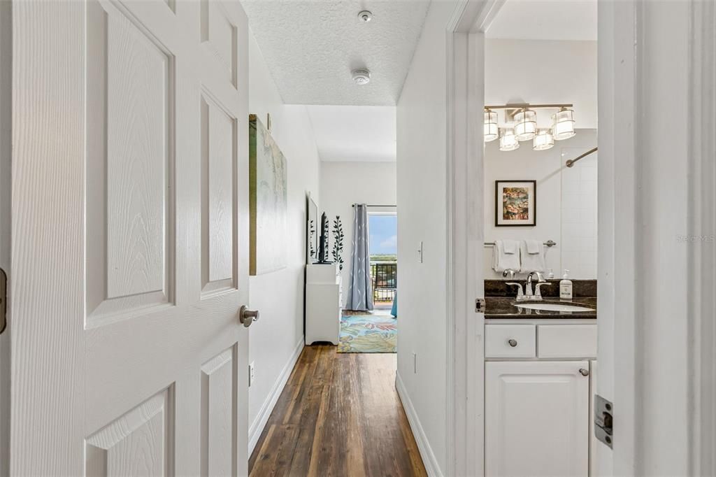 For Sale: $640,000 (2 beds, 2 baths, 1163 Square Feet)