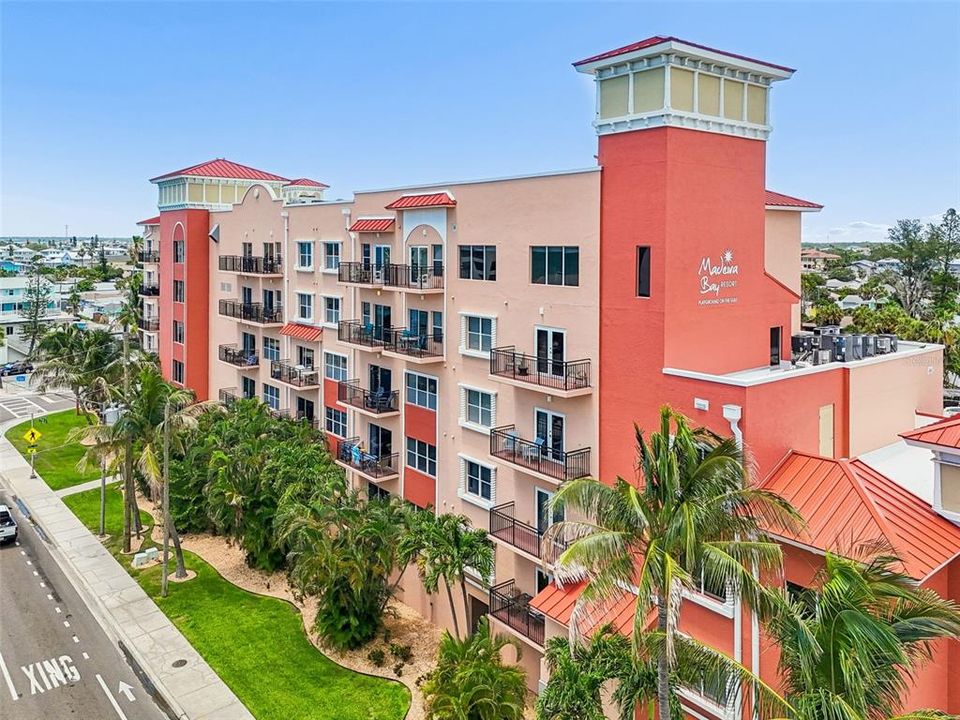 For Sale: $640,000 (2 beds, 2 baths, 1163 Square Feet)