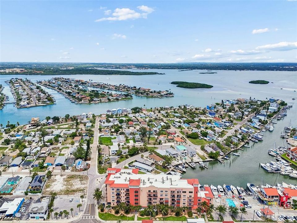 For Sale: $640,000 (2 beds, 2 baths, 1163 Square Feet)