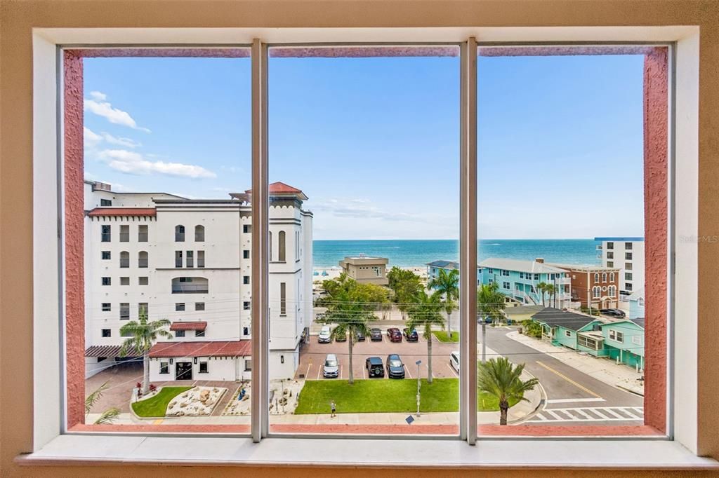 For Sale: $640,000 (2 beds, 2 baths, 1163 Square Feet)