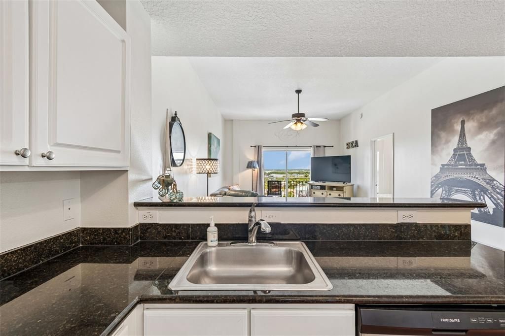 For Sale: $640,000 (2 beds, 2 baths, 1163 Square Feet)