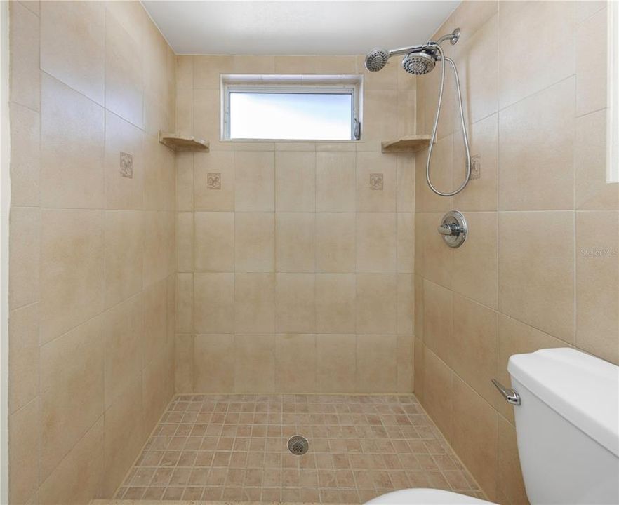 На продажу: $499,000 (3 спален, 2 ванн, 1616 Квадратных фут)