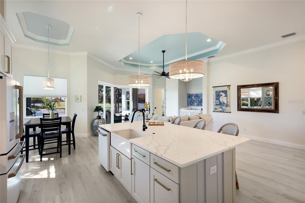 For Sale: $725,000 (2 beds, 2 baths, 2040 Square Feet)