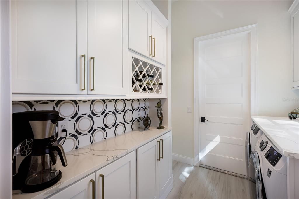 For Sale: $725,000 (2 beds, 2 baths, 2040 Square Feet)