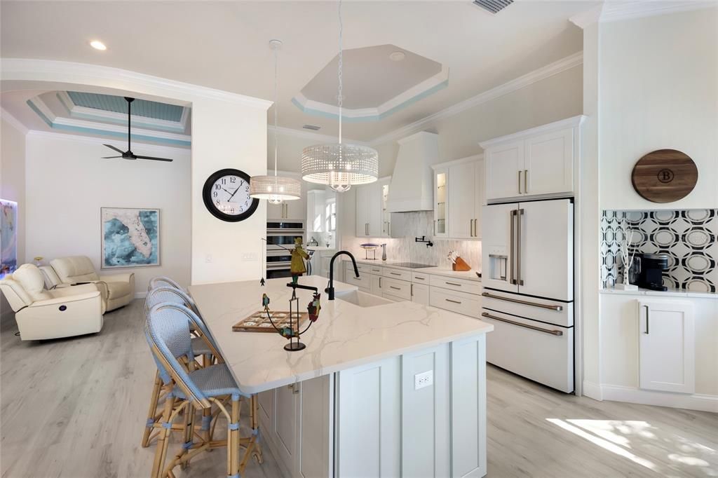For Sale: $725,000 (2 beds, 2 baths, 2040 Square Feet)