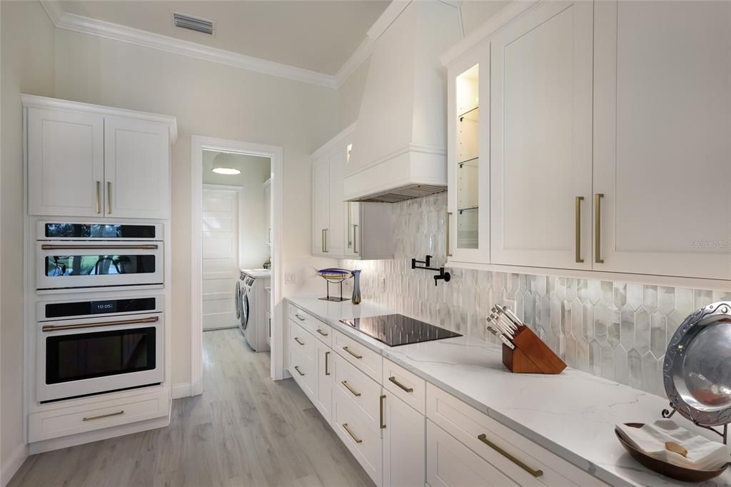 For Sale: $725,000 (2 beds, 2 baths, 2040 Square Feet)