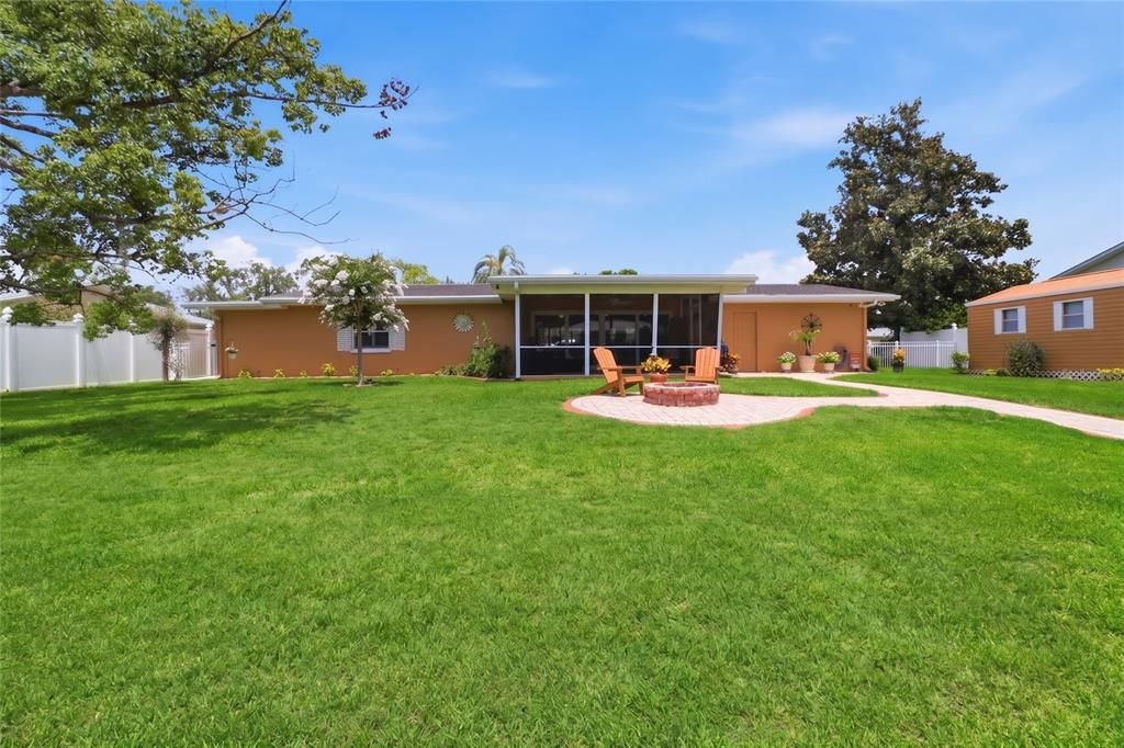 For Sale: $649,000 (2 beds, 2 baths, 1376 Square Feet)