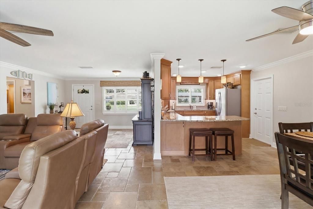 For Sale: $649,000 (2 beds, 2 baths, 1376 Square Feet)