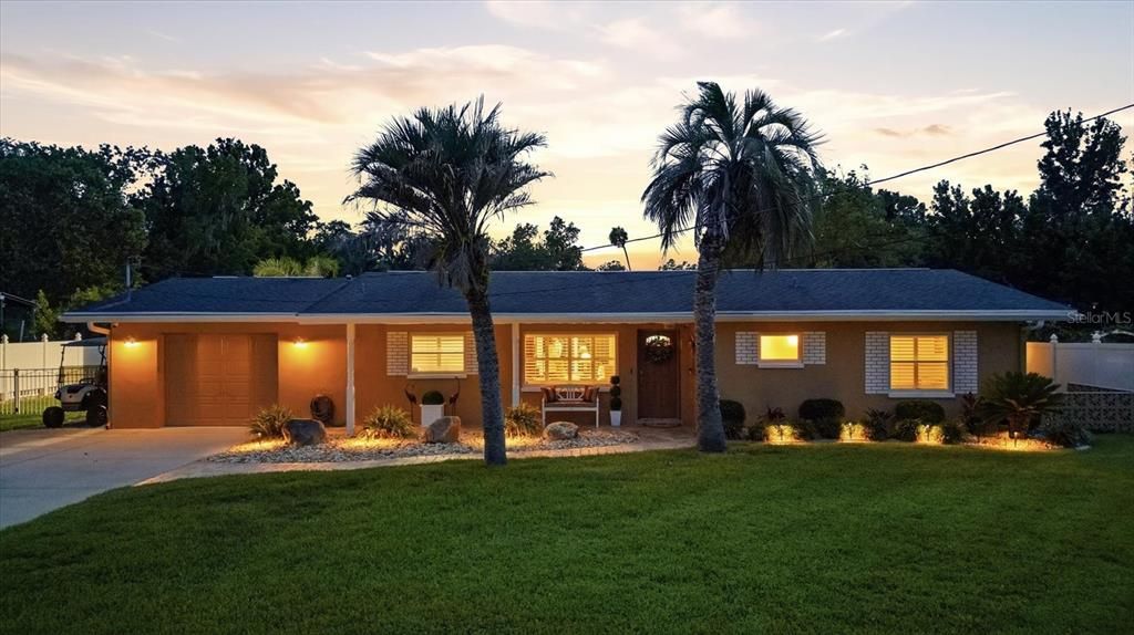For Sale: $649,000 (2 beds, 2 baths, 1376 Square Feet)