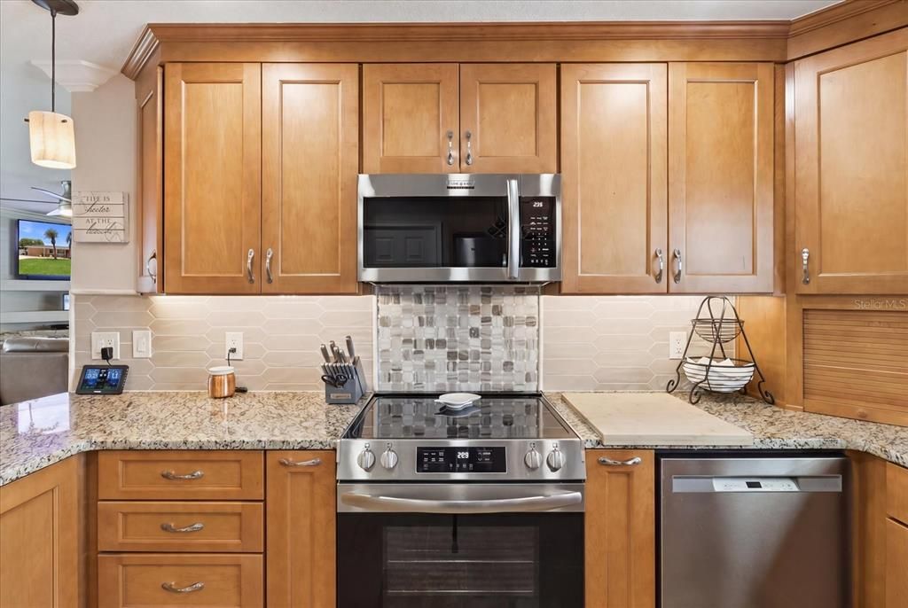For Sale: $649,000 (2 beds, 2 baths, 1376 Square Feet)