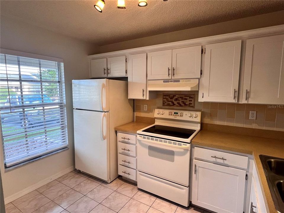 В аренду: $1,550 (2 спален, 2 ванн, 1068 Квадратных фут)