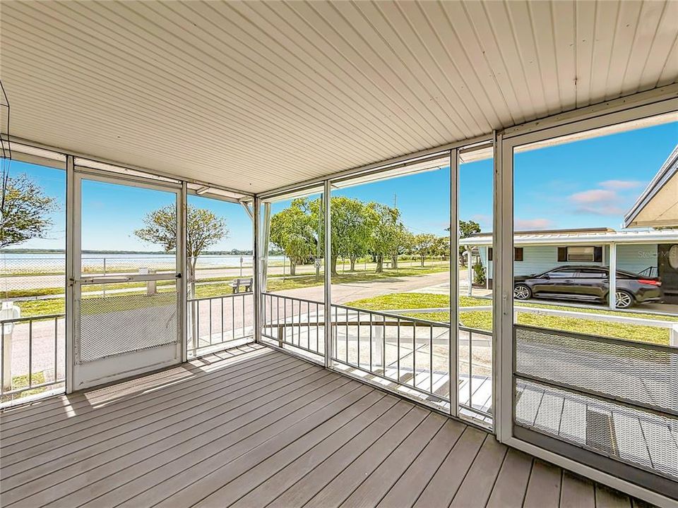 For Sale: $129,500 (2 beds, 2 baths, 812 Square Feet)