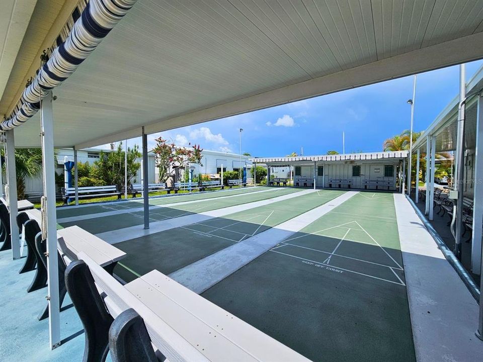 For Sale: $129,500 (2 beds, 2 baths, 812 Square Feet)