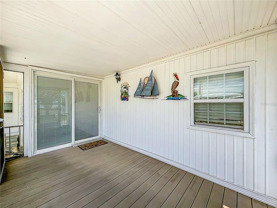For Sale: $129,500 (2 beds, 2 baths, 812 Square Feet)
