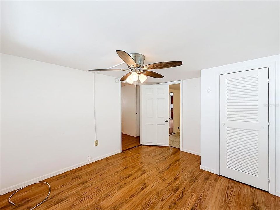 For Sale: $129,500 (2 beds, 2 baths, 812 Square Feet)