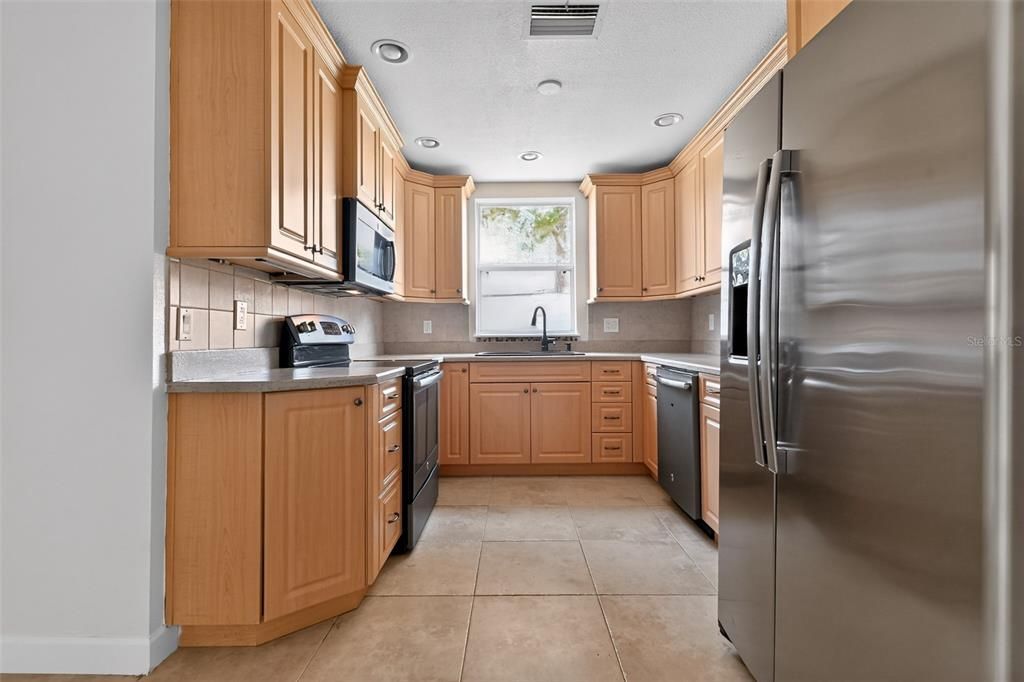 На продажу: $299,900 (3 спален, 2 ванн, 1518 Квадратных фут)
