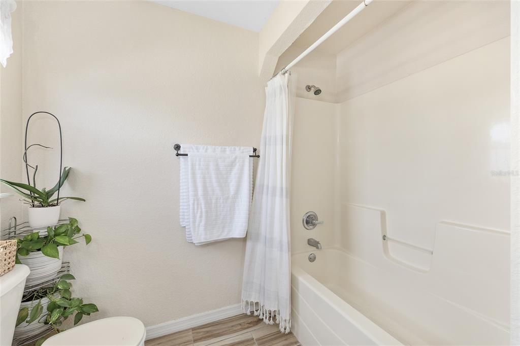 For Sale: $292,900 (4 beds, 2 baths, 1839 Square Feet)