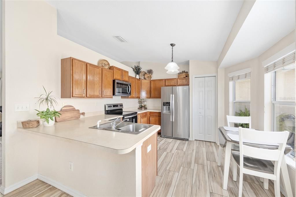 For Sale: $292,900 (4 beds, 2 baths, 1839 Square Feet)