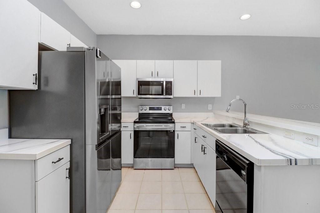 En Venta: $227,000 (3 camas, 2 baños, 1360 Pies cuadrados)