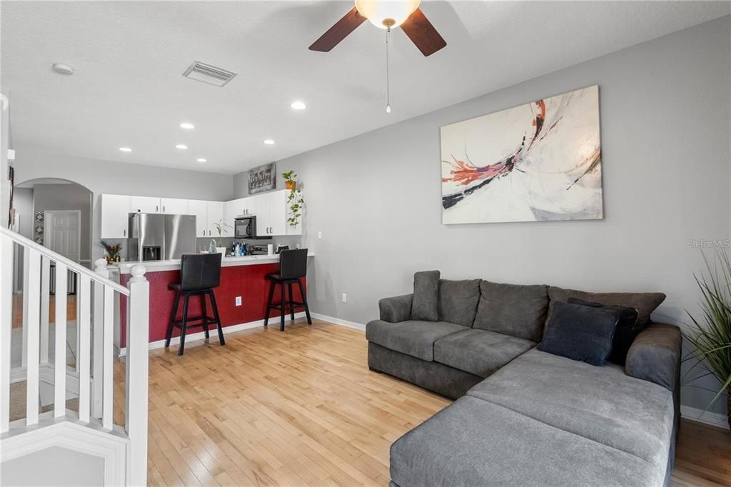 En Venta: $227,000 (3 camas, 2 baños, 1360 Pies cuadrados)