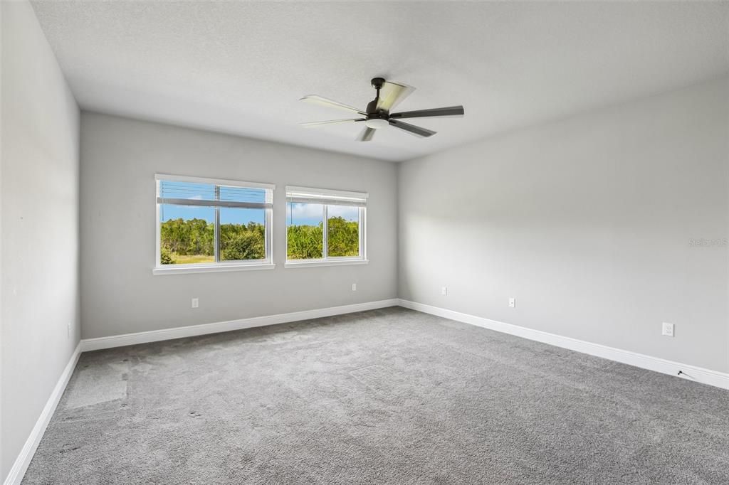 Activo con contrato: $835,000 (4 camas, 3 baños, 3512 Pies cuadrados)