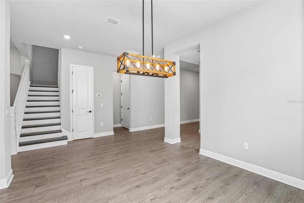 Activo con contrato: $835,000 (4 camas, 3 baños, 3512 Pies cuadrados)