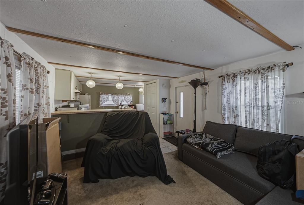 На продажу: $249,900 (2 спален, 2 ванн, 1140 Квадратных фут)