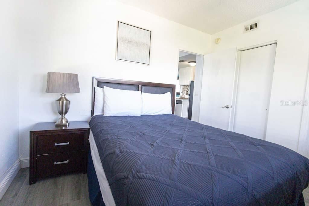 For Sale: $239,000 (2 beds, 2 baths, 578 Square Feet)