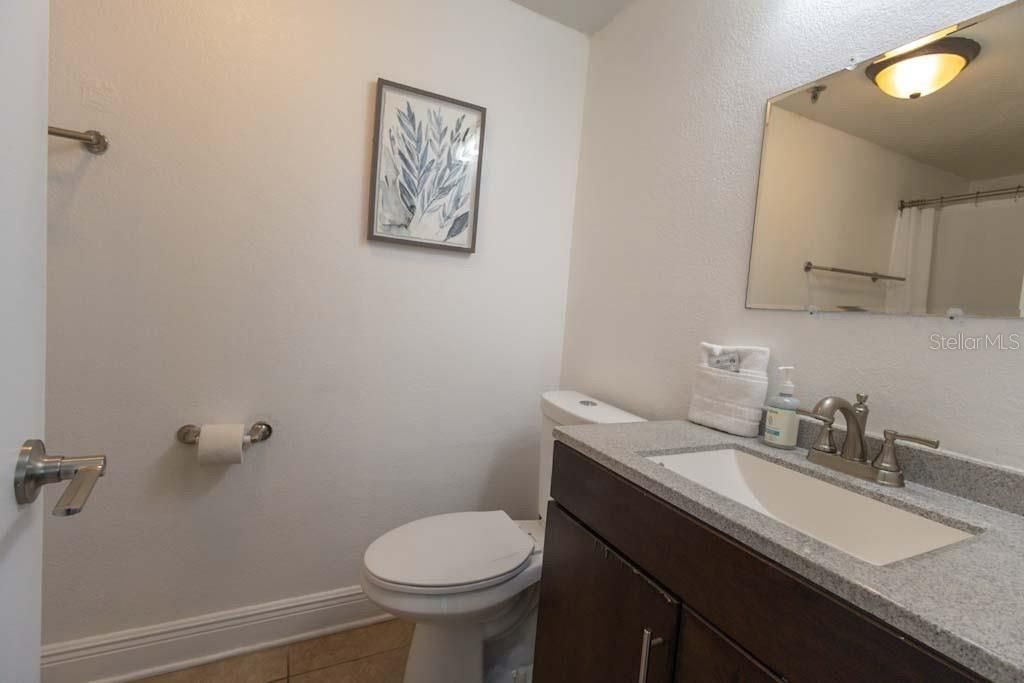 For Sale: $239,000 (2 beds, 2 baths, 578 Square Feet)