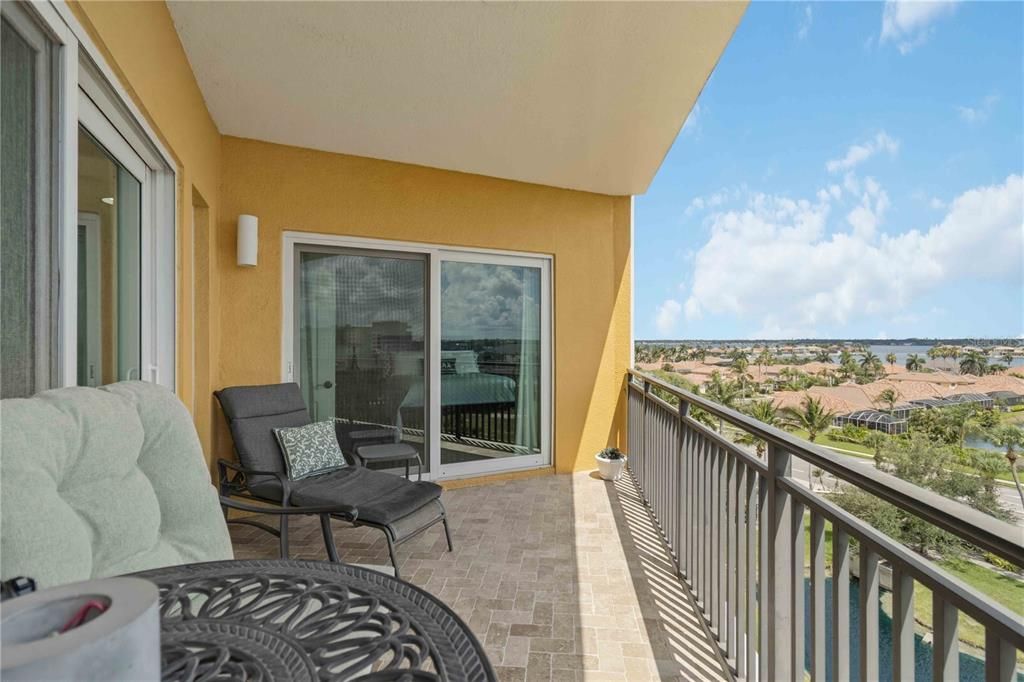 En Venta: $335,000 (2 camas, 2 baños, 1543 Pies cuadrados)