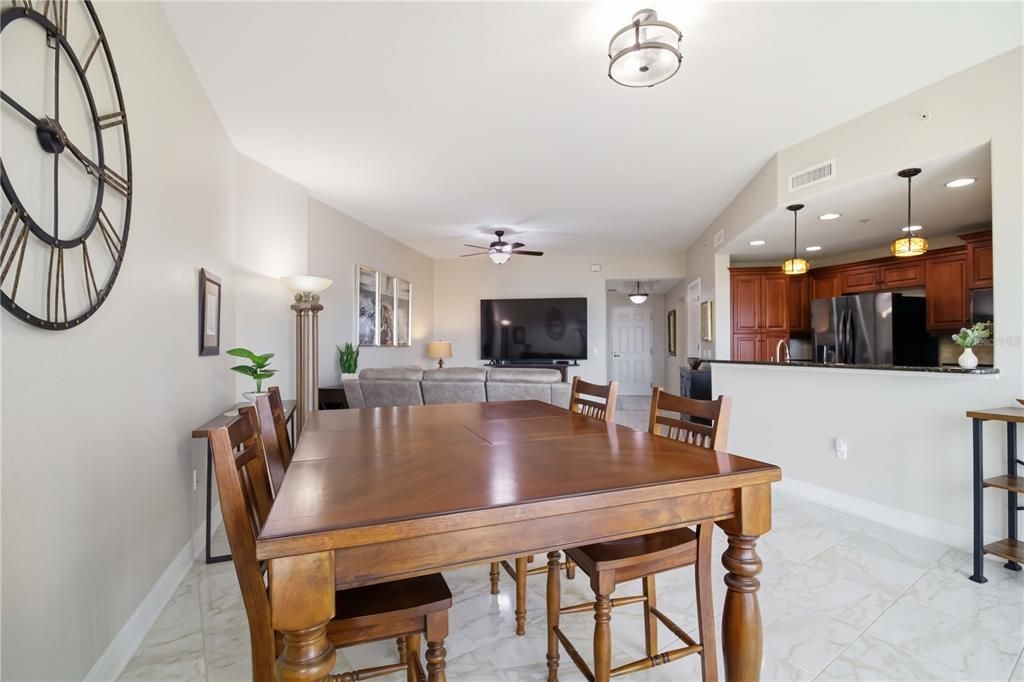 En Venta: $335,000 (2 camas, 2 baños, 1543 Pies cuadrados)