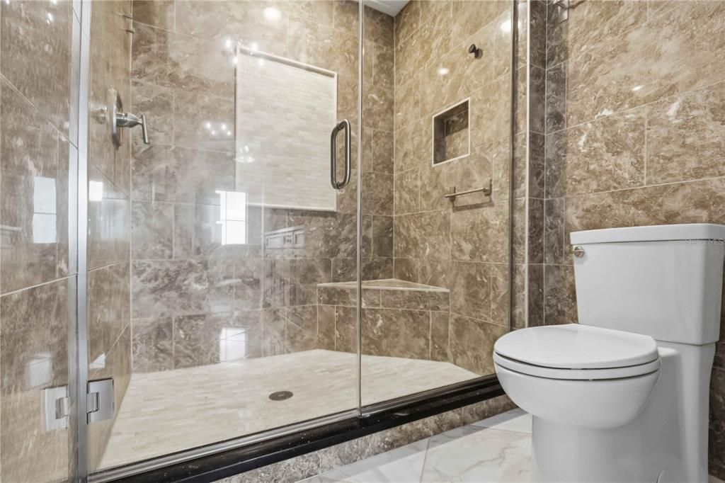 En Venta: $335,000 (2 camas, 2 baños, 1543 Pies cuadrados)