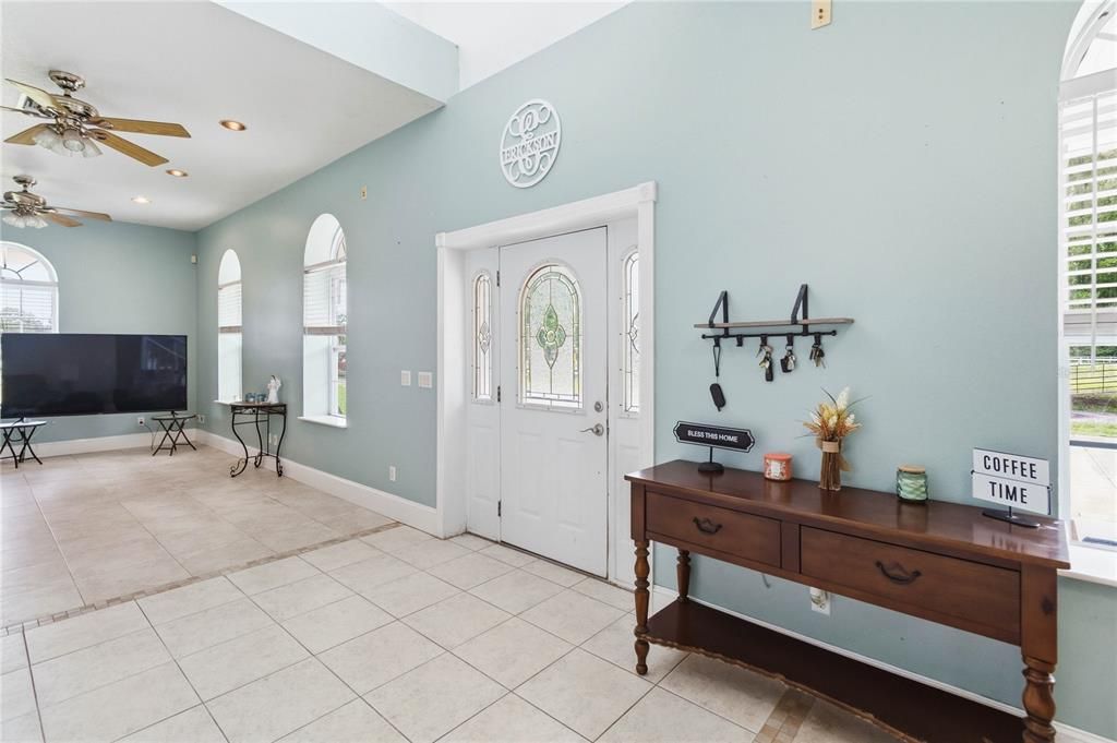 For Sale: $1,260,000 (6 beds, 4 baths, 4884 Square Feet)