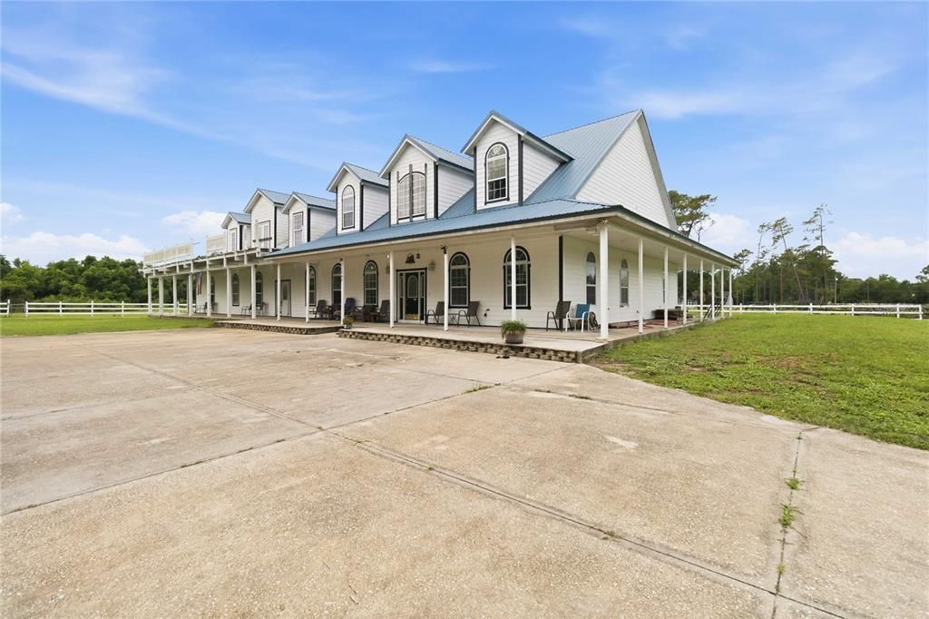 For Sale: $1,260,000 (6 beds, 4 baths, 4884 Square Feet)
