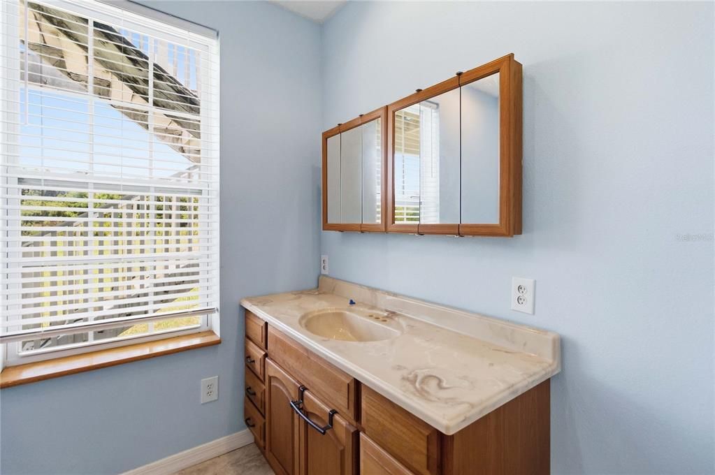 For Sale: $1,260,000 (6 beds, 4 baths, 4884 Square Feet)