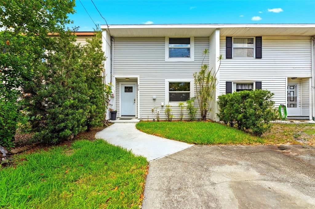 For Sale: $425,000 (3 beds, 2 baths, 1320 Square Feet)