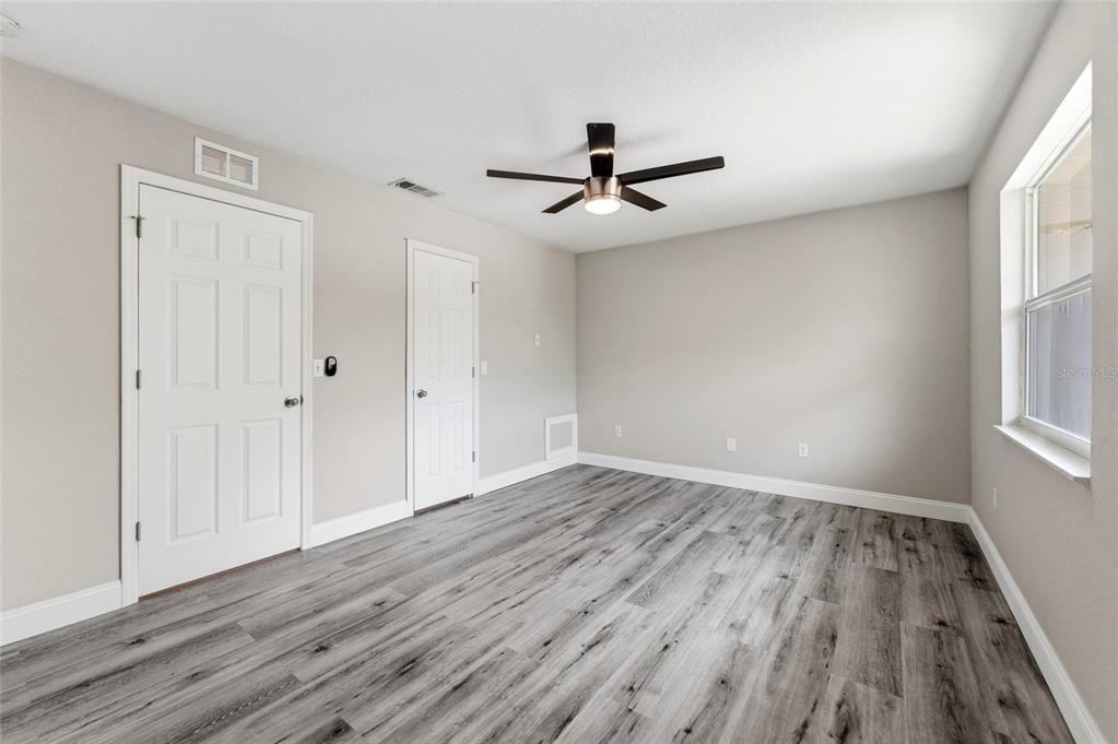 For Sale: $425,000 (3 beds, 2 baths, 1320 Square Feet)