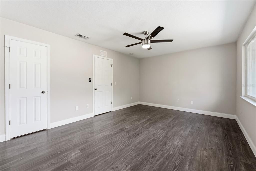 For Sale: $425,000 (3 beds, 2 baths, 1320 Square Feet)