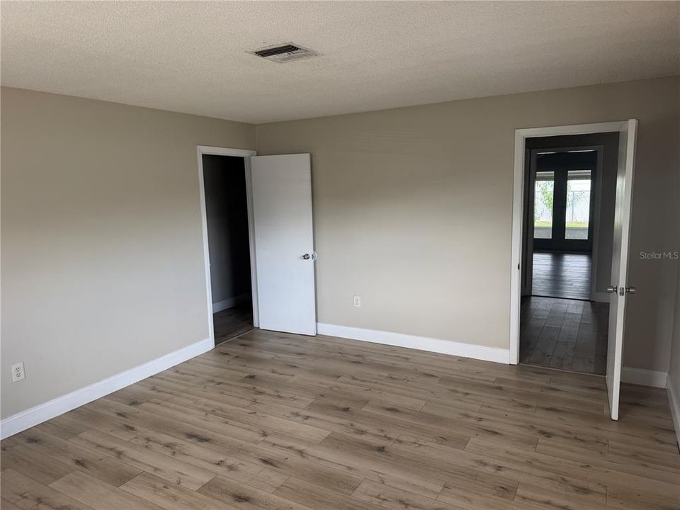For Sale: $400,000 (4 beds, 2 baths, 1486 Square Feet)