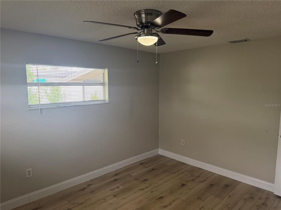 For Sale: $400,000 (4 beds, 2 baths, 1486 Square Feet)