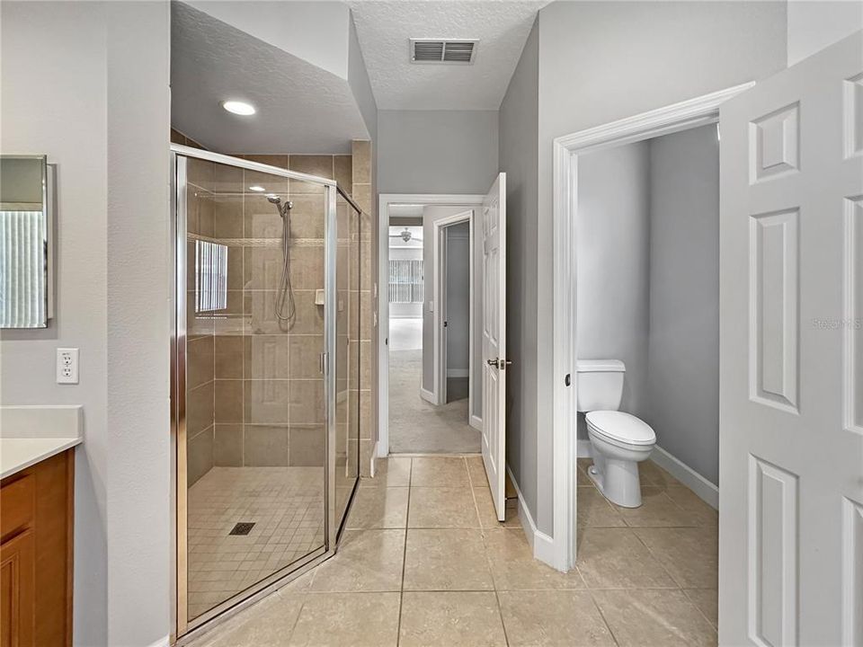 For Rent: $4,500 (5 beds, 3 baths, 3676 Square Feet)