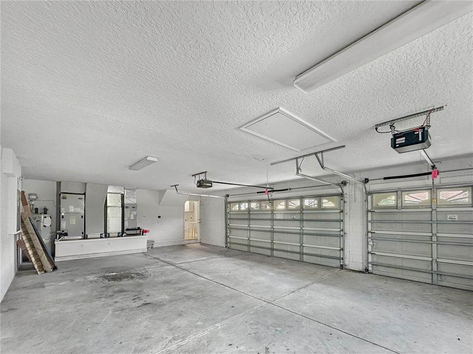 For Rent: $4,500 (5 beds, 3 baths, 3676 Square Feet)