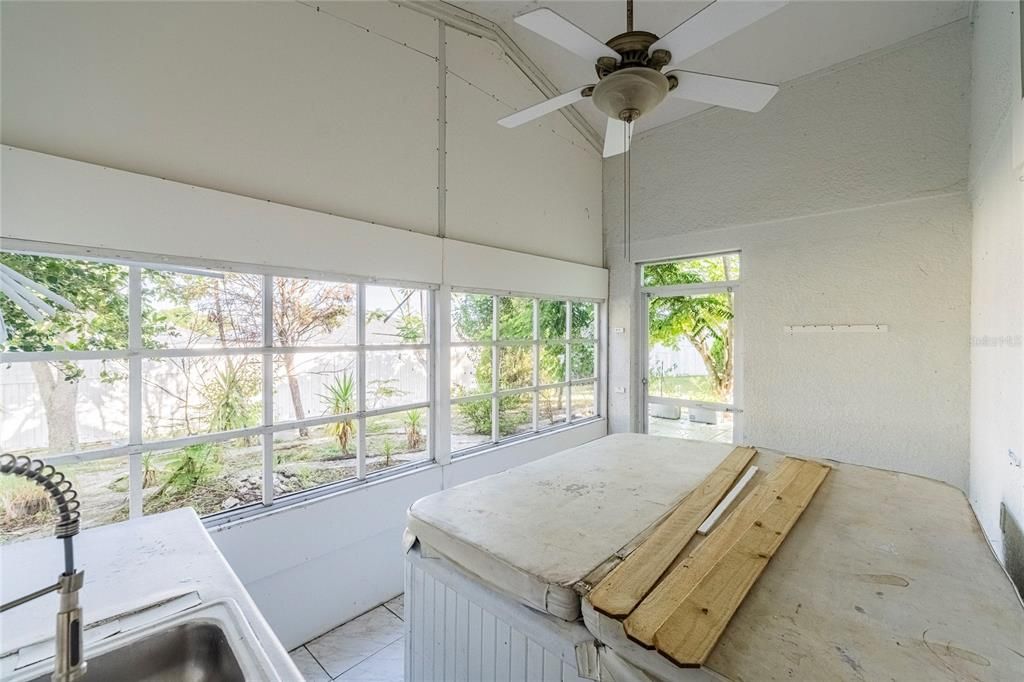 For Sale: $260,000 (3 beds, 2 baths, 1644 Square Feet)