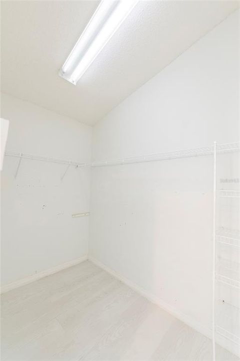 For Sale: $260,000 (3 beds, 2 baths, 1644 Square Feet)