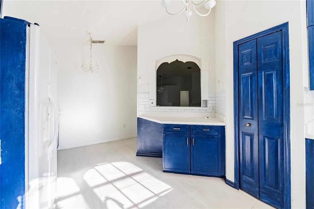 For Sale: $260,000 (3 beds, 2 baths, 1644 Square Feet)