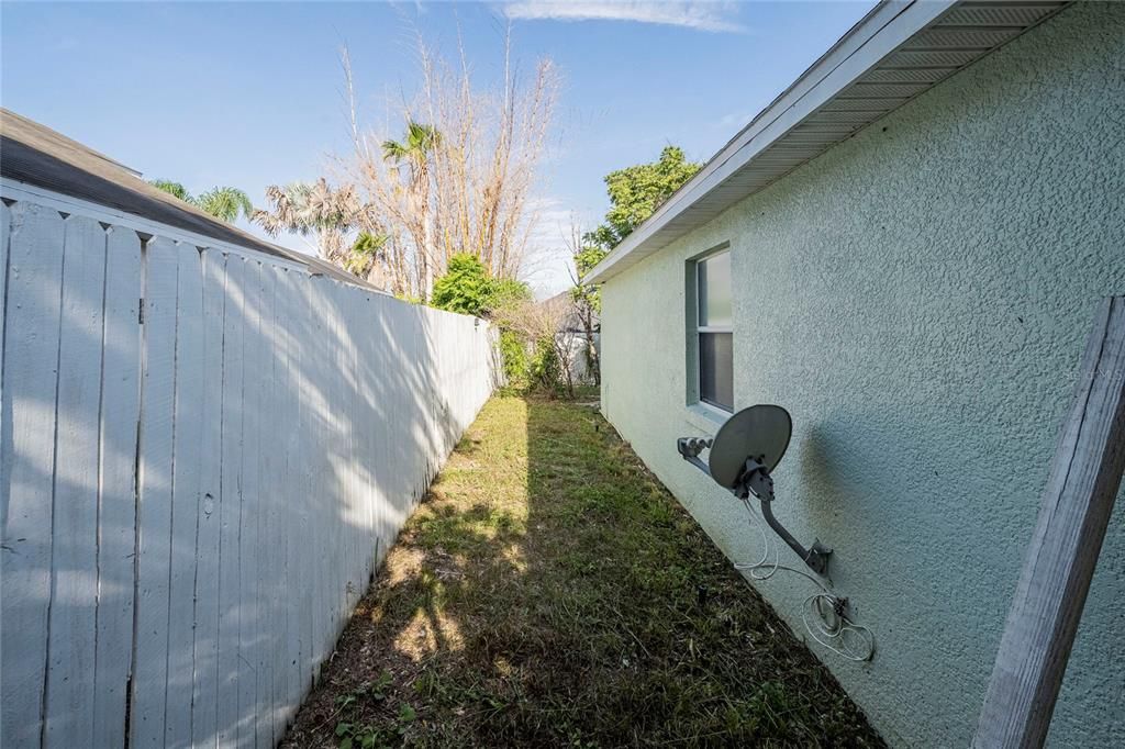 For Sale: $260,000 (3 beds, 2 baths, 1644 Square Feet)