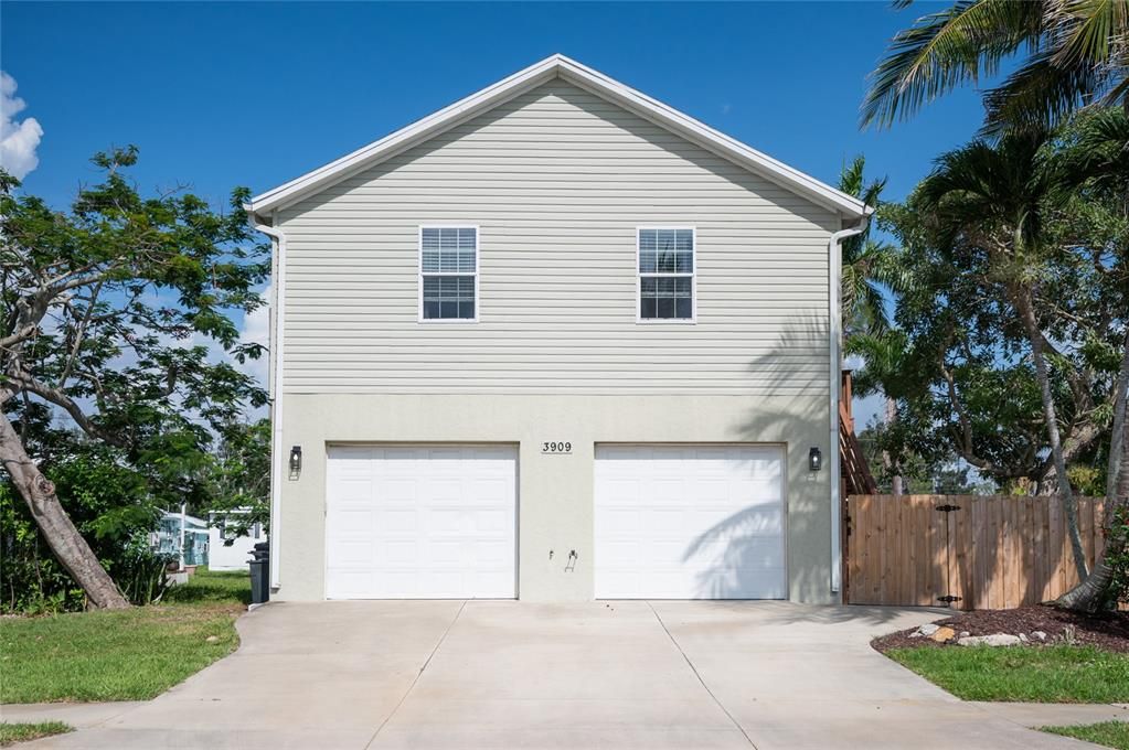 Active With Contract: $424,500 (3 beds, 2 baths, 1774 Square Feet)